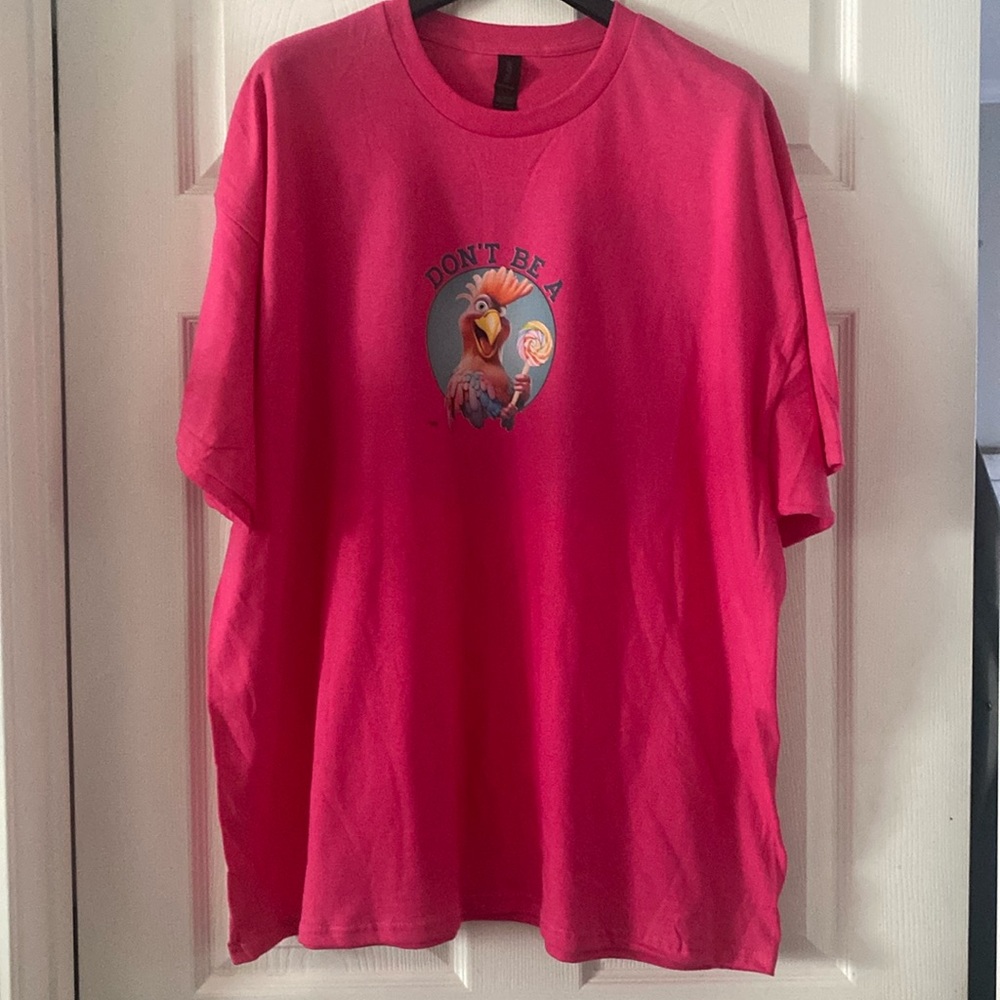Graphic tishirt fuscia 2 x new